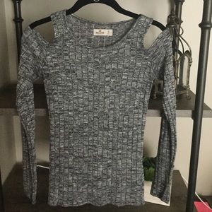 Women’s Hollister top